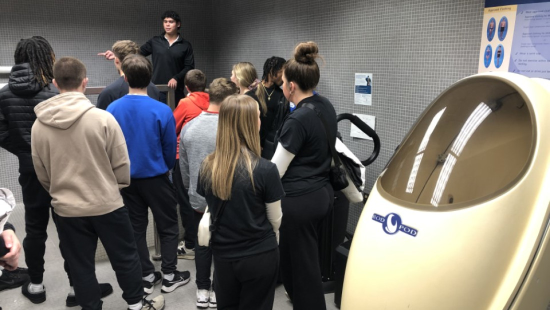 Ohio State students in a lab focusing on exercise science